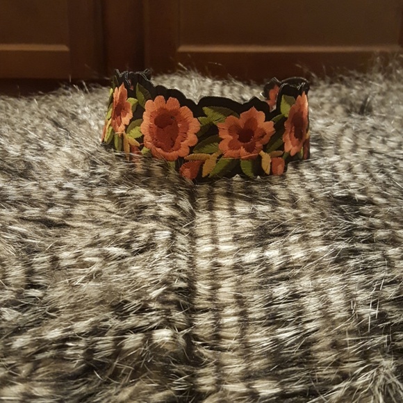 Necklace - Picture 2 of 2